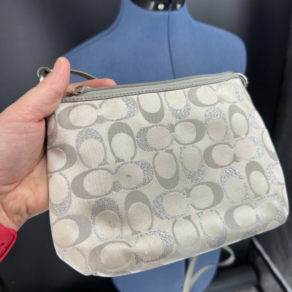 Coach crossbody light gray and silver canvas and leather bag Y2K monogram print - Picture 3 of 4